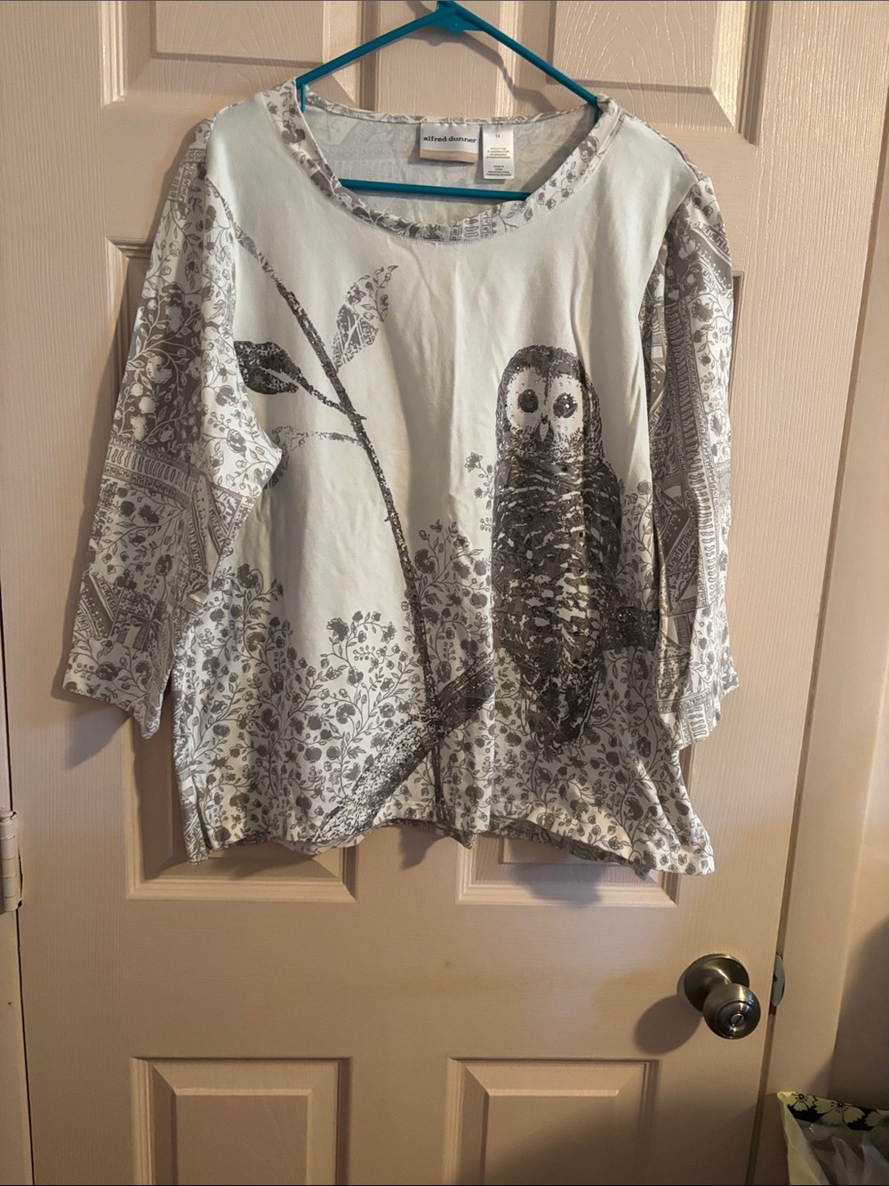 Alfred Dunner White Top with Gray Owl & Botanical Print